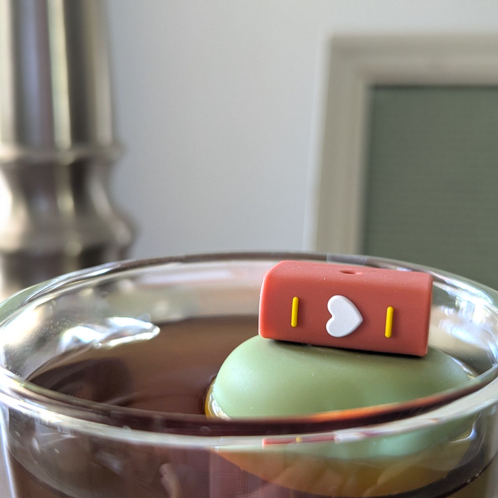 Brown Book | Floating Tea Steeper | Green Base | White Heart